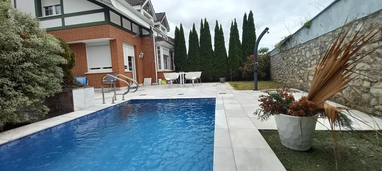 Chalet Con Piscina, Sauna Y Jacuzzi Cerca Del Mar A Media Hora De Bilbao Y Santander El Puente  Exterior foto