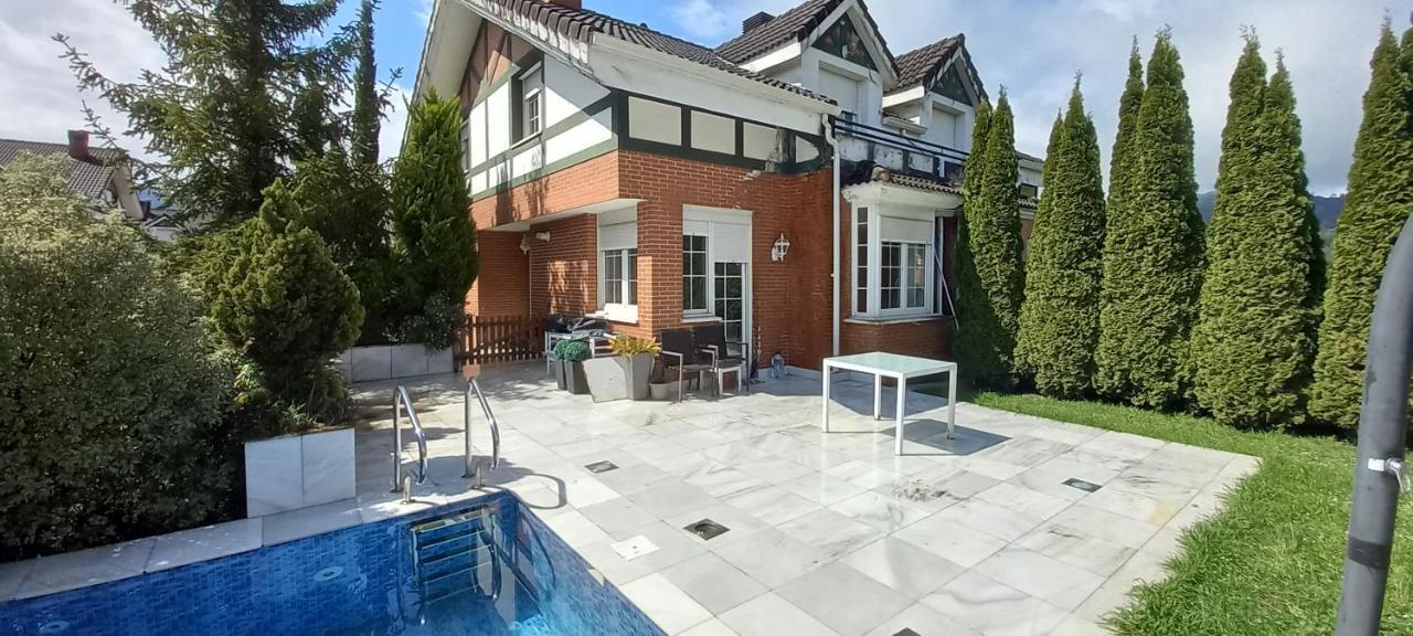 Chalet Con Piscina, Sauna Y Jacuzzi Cerca Del Mar A Media Hora De Bilbao Y Santander El Puente  Exterior foto